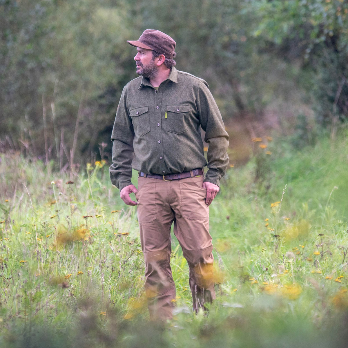 Jagdbekleidung für Herren Jäger mit Jagdhose in Wildacker